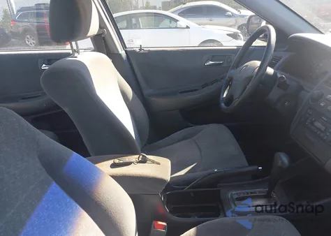 2002 Honda Accord 2.3 Lx из США, поврежденный, VIN 1HGCG66562A162048